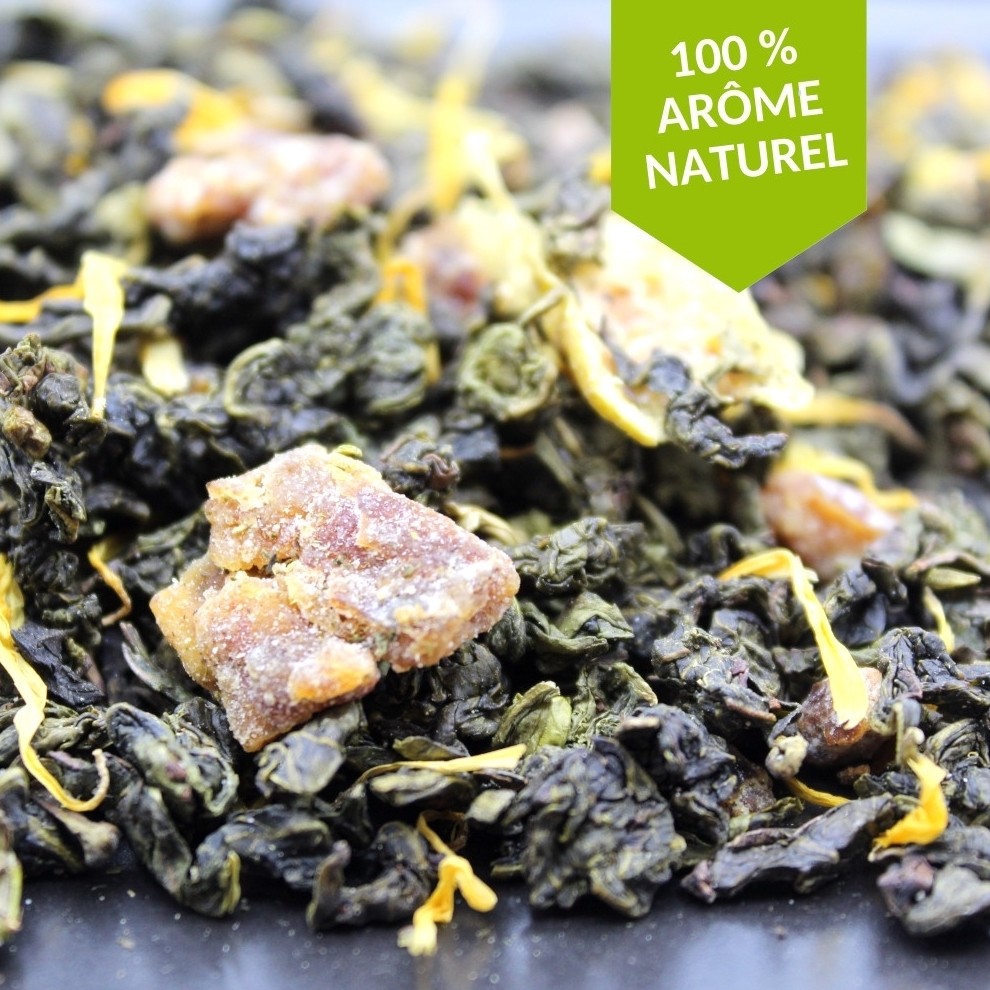 Le thé Oolong Figue de la Fabrikathé est parfumé et fruité avec de véritables morceaux de figues savoureux et envoutants en tasse.